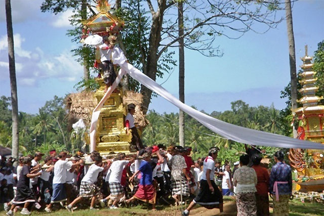 cremation Bali