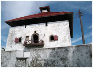 forts coloniaux dans les Moluques