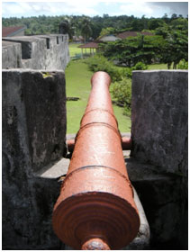 forts coloniaux dans les Moluques