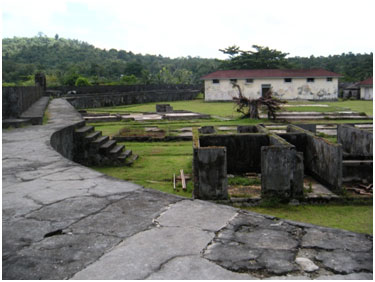 forts coloniaux dans les Moluques