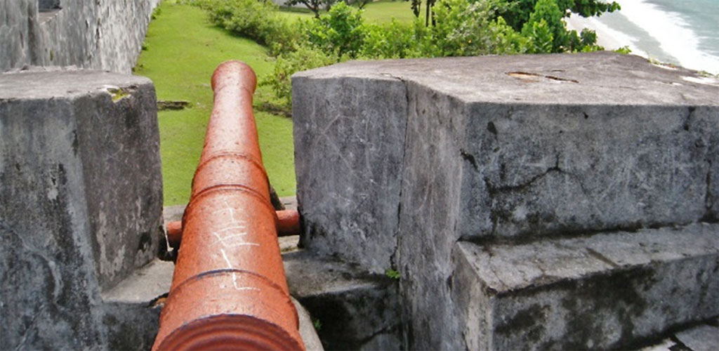 forts coloniaux dans les Moluques